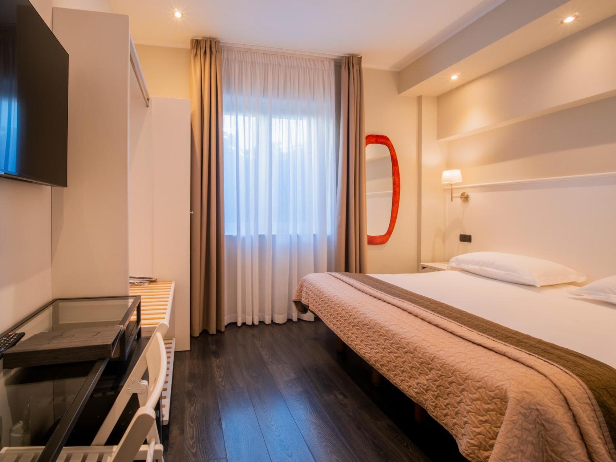 Hotel Central Wellness Сорренто Екстер'єр фото