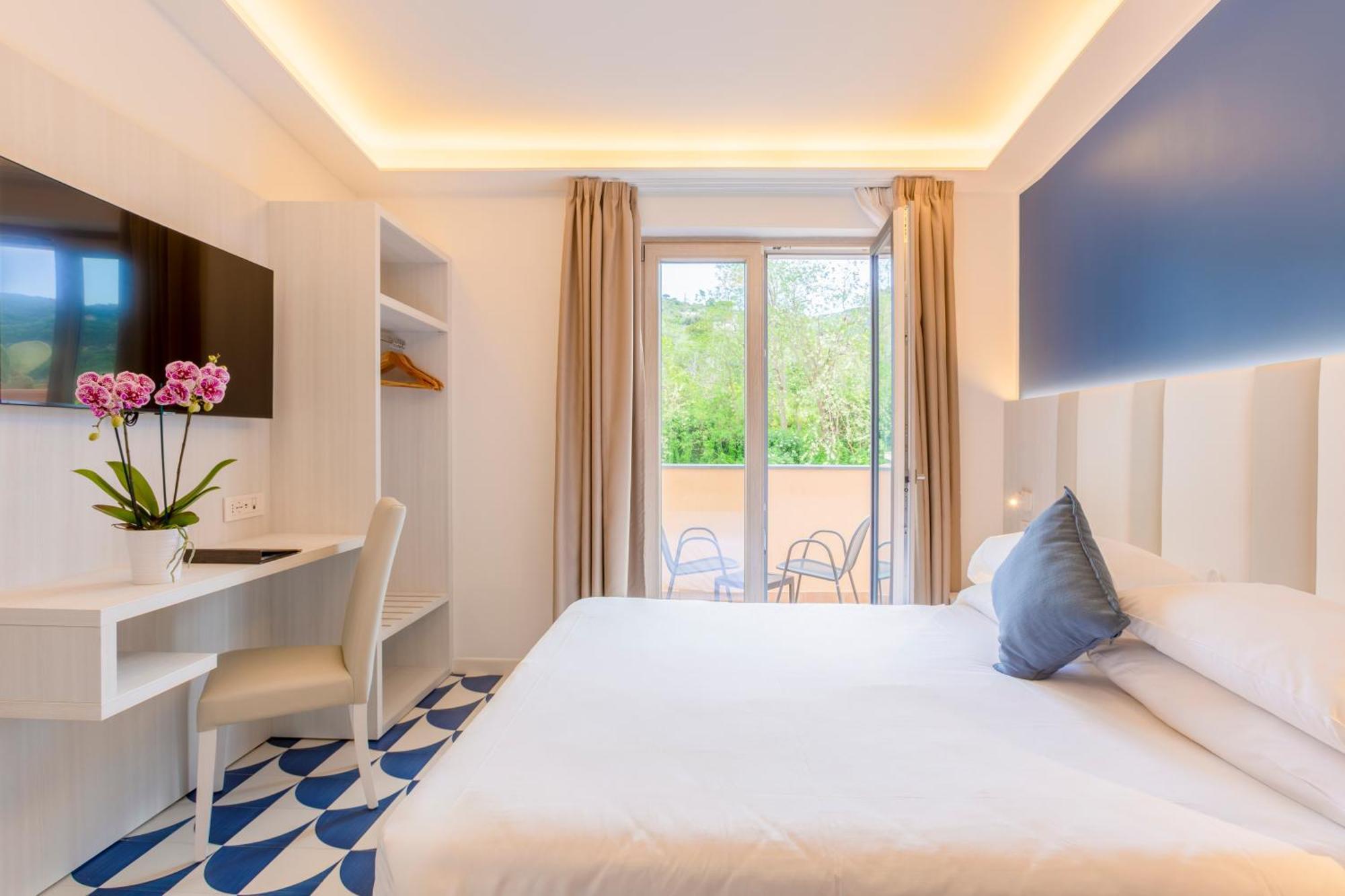Hotel Central Wellness Сорренто Екстер'єр фото