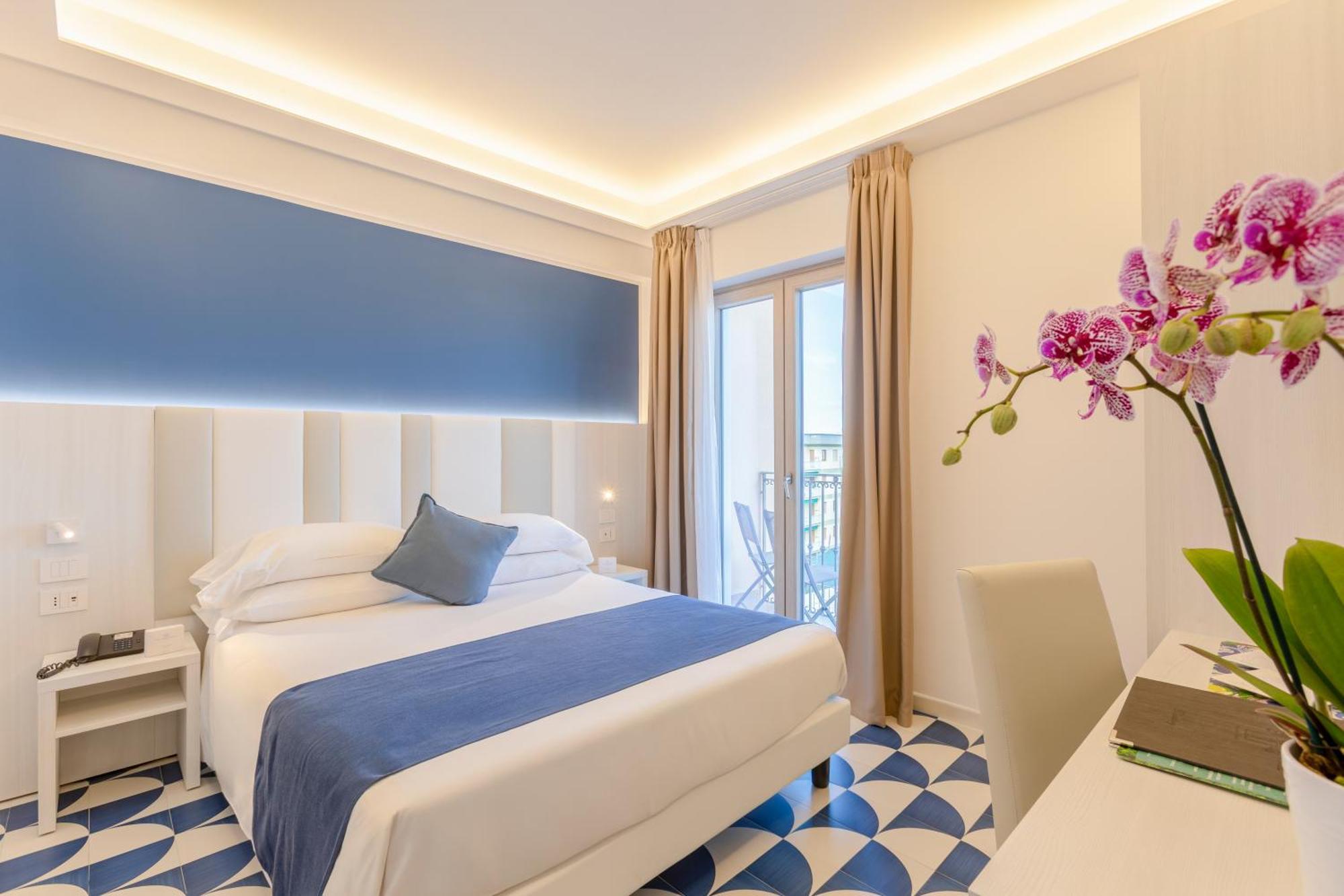 Hotel Central Wellness Сорренто Екстер'єр фото